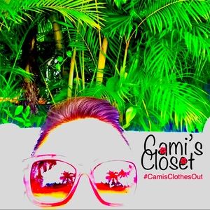 Posher ~ Camille @camisclothesout w/Cami’s Closet